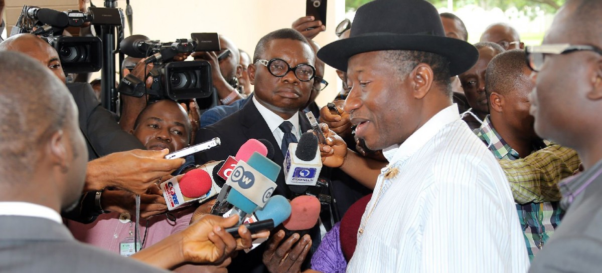 Jonathan visits Buhari at Aso Rock, speaks of risks in Nigeria breakup