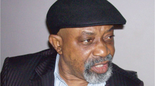 Ngige booed at Enugu for defending Buhari's 'lopsided appointments'