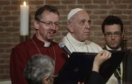 Francis becomes 1st pope to visit an Anglican church in Rome