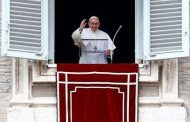 Pope to Christians: Carry your bible always, just as you carry your cell phones