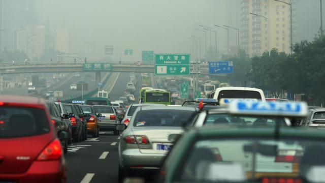 China looks at plans to ban petrol and diesel cars