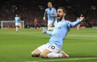 City beat United 2-0, back on top of Premier League