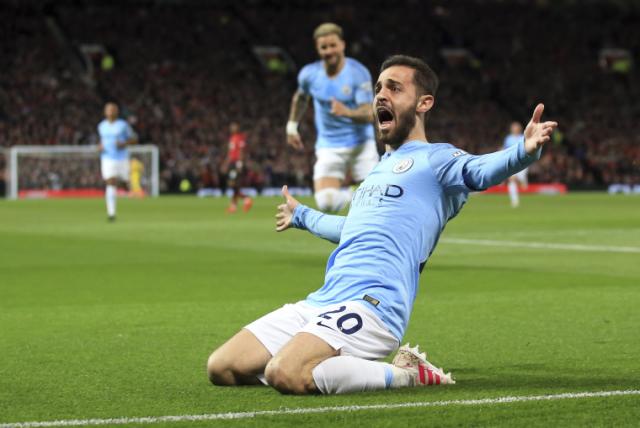 City beat United 2-0, back on top of Premier League