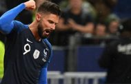 Chelsea extend Oliver Giroud contract to 2021