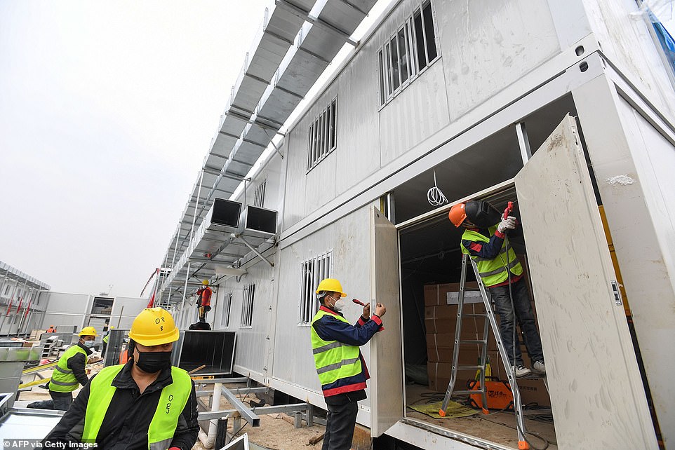 China builds 1000-bed coronavirus emergency hospital in 7 days (Photos)