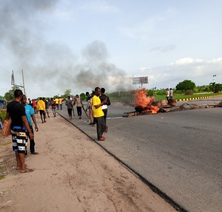 Ibeju Lekki youths protest against FG's lockdown, Restrictions