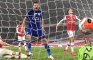 Arsenal 1-1 Leicester: Jamie Vardy snatches late draw against 10-man Gunners