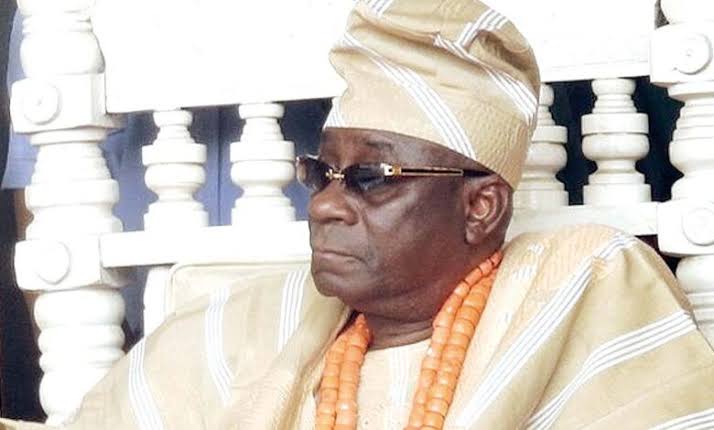 Lagos ruling house issues 24-hour ultimatum for return Oba’s staff of office