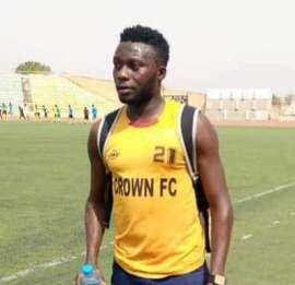 Nigerian footballer slumps, dies during match
