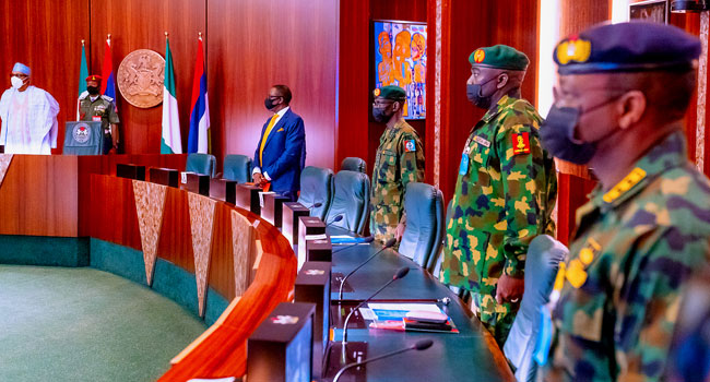 Buhari meets with service chiefs ahead of UK trip