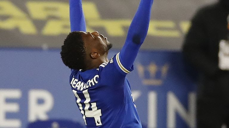 Leicester 2-1 Crystal Palace: Kelechi Iheanacho keeps Foxes' Champions League bid on track