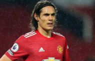 Cavani signs Manchester United contract extension