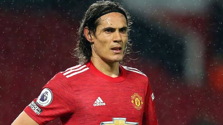 Cavani signs Manchester United contract extension