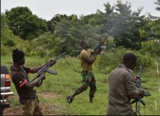 4 die as rival gangs of bandits fight over woman