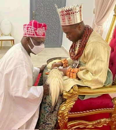 Ex-President Obasanjo kneels before 37-year-old newly crowned Olu of Warri