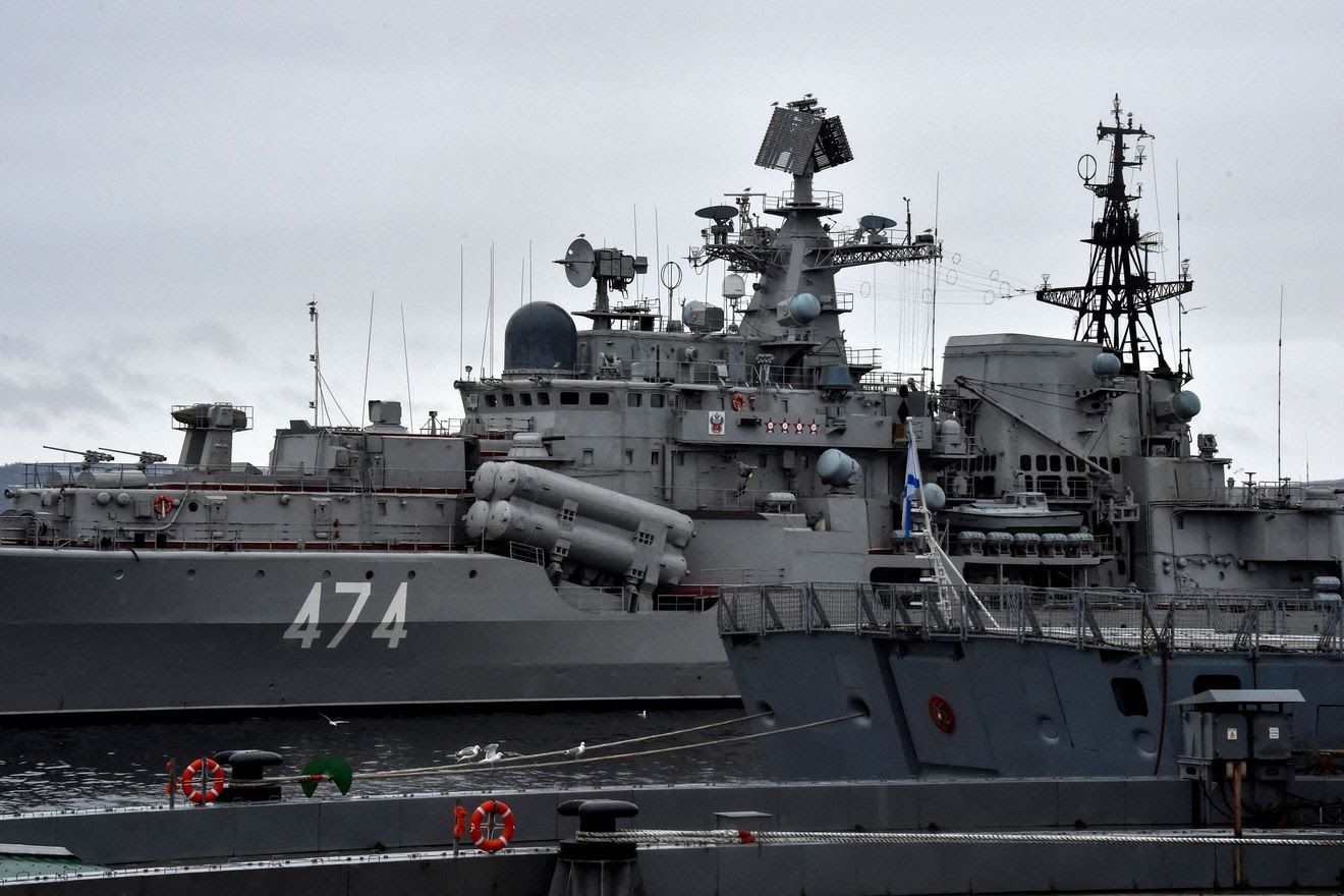 Russia Masses Its Navy Along Ukraine’s Coast as War Becomes a 'Very Distinct Possibility
